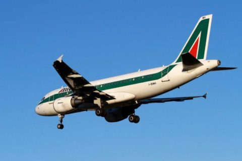 Etihad gibt die Verhandlungen um die angeschlagene Alitalia noch nicht auf. Foto: Shutterstock