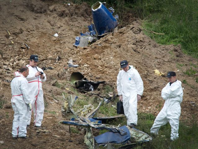 Ermittler bargen gestern Abend die Blackbox des abgestürzten Learjets. Foto: dpa