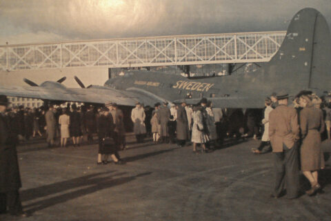 Vor dem Erstflug nach New York hatten die Stockholmer Gelegenheit sich die B-17 Felix von
Nahem anzuschauen. Zu jener Zeit gab es auf den Flughäfen noch keine 
Sicherheitskontrollen.