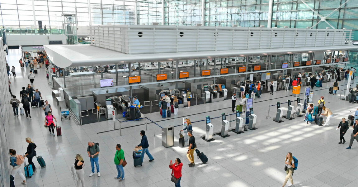 Check-in Halle im Terminal 2.