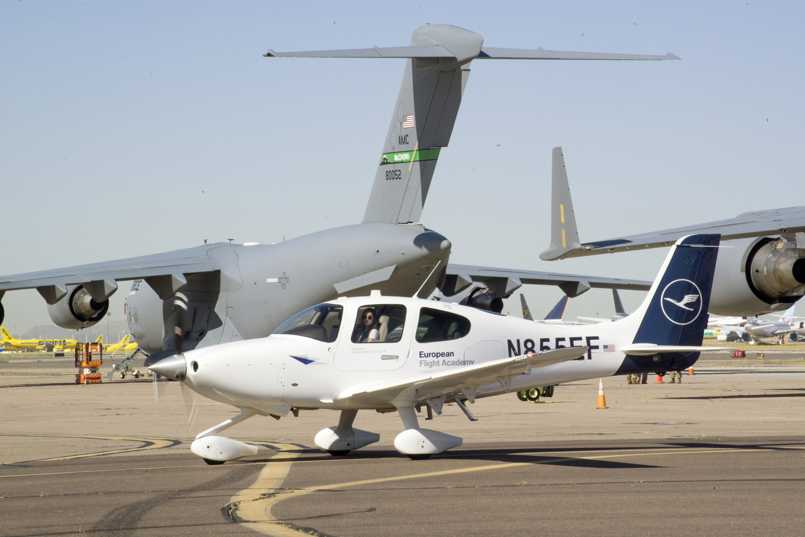 Die modernen, viersitzigen Cirrus SR20 haben im Flugschulbetrieb in Goodyear bereits 2017/18 die Beechcraft Bonanza F33A abgelöst. Bild: Dietmar Plath