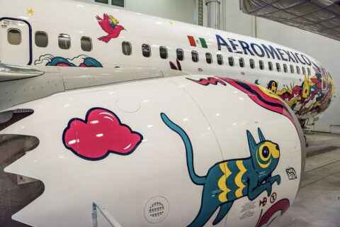 Diese Boeing 737 MAX von Aeroméxico hat eine neue Bemalung namens Kukulcán erhalten.