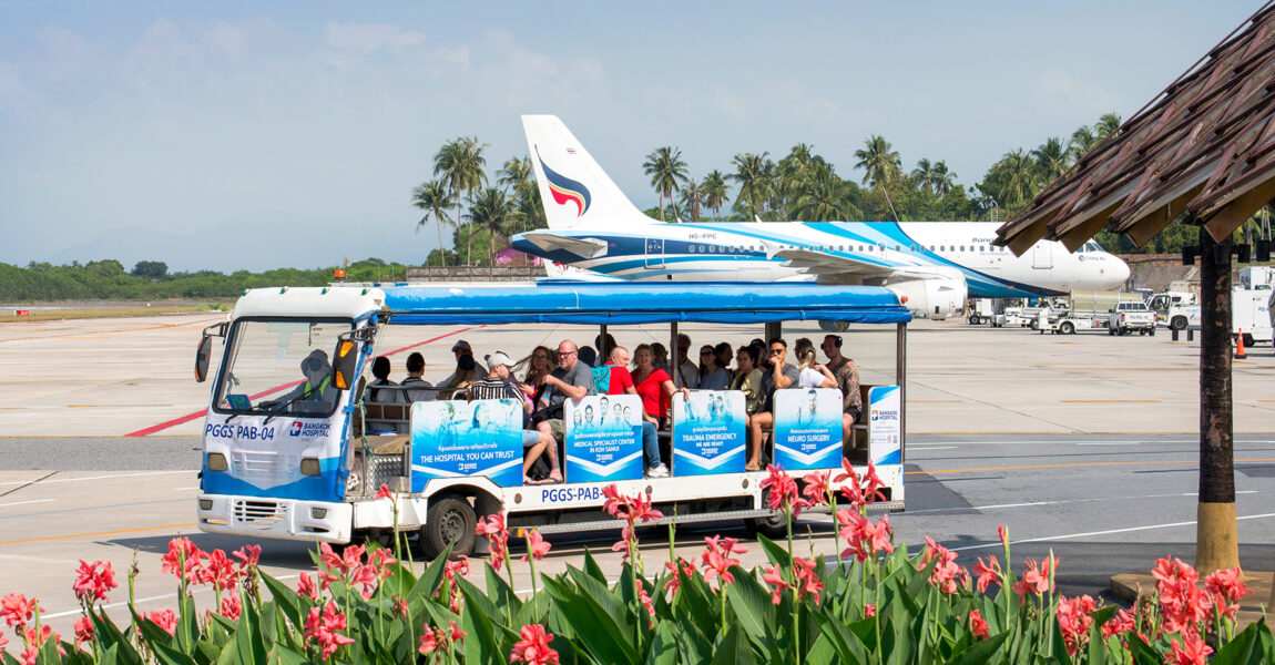 Der Flughafen der thailändischen Insel Samui gleicht einem Ferienresort.