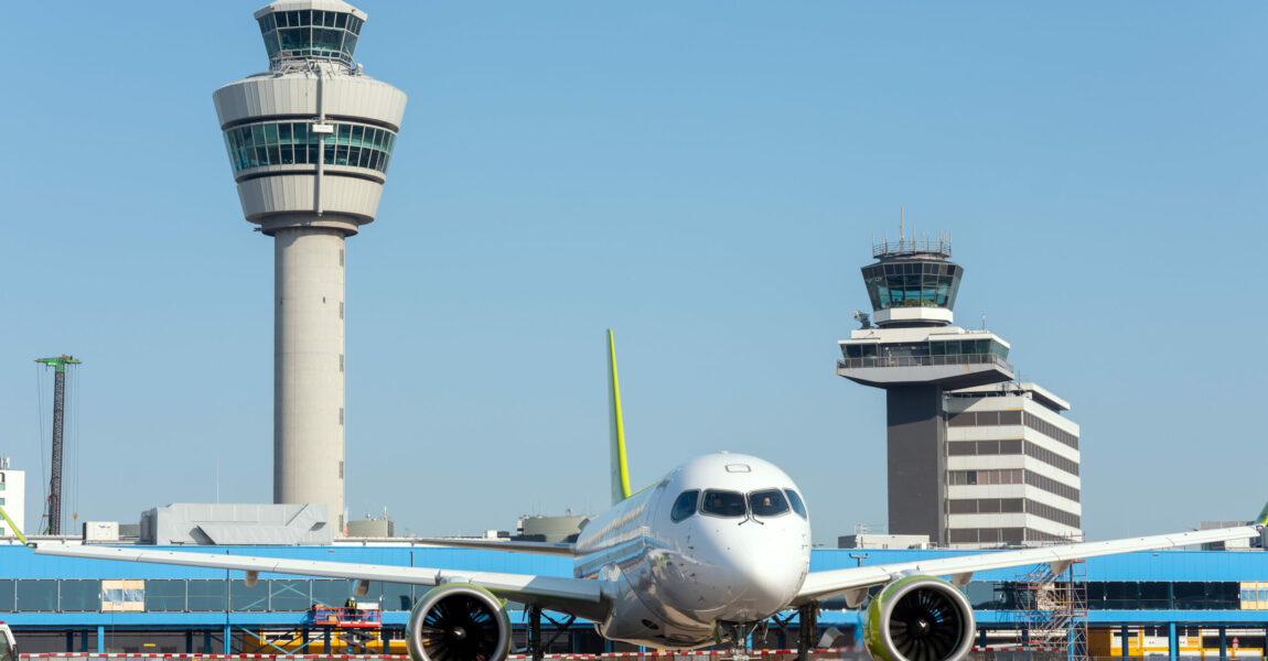 Das niederländische Drehkreuz Amsterdam-Schiphol investiert in den kommenden fünf Jahren rund sechs Milliarden Euro in die Infrastruktur.