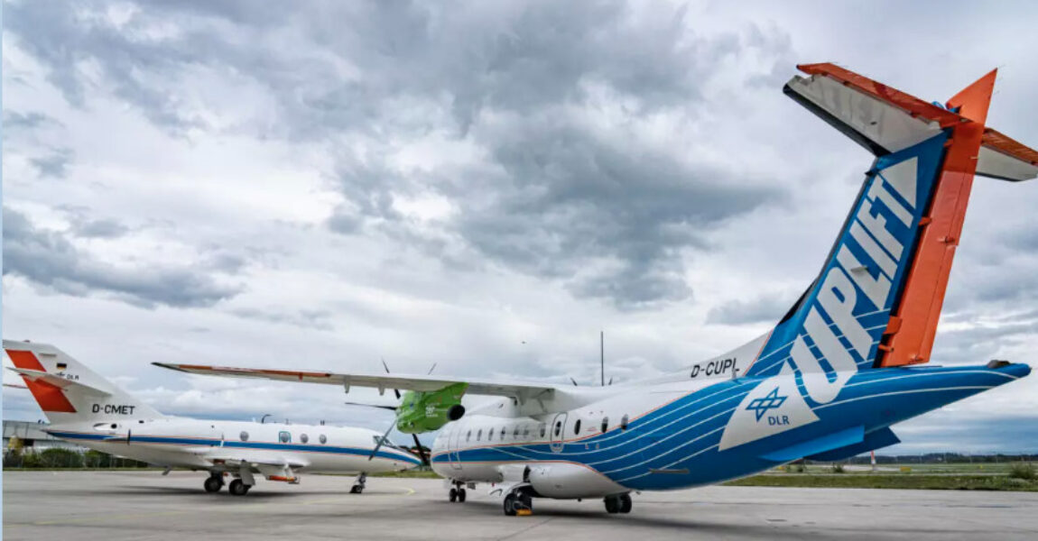 D328 LiftUp (rechts) mit Falcon 20E Messflugzeug (links).