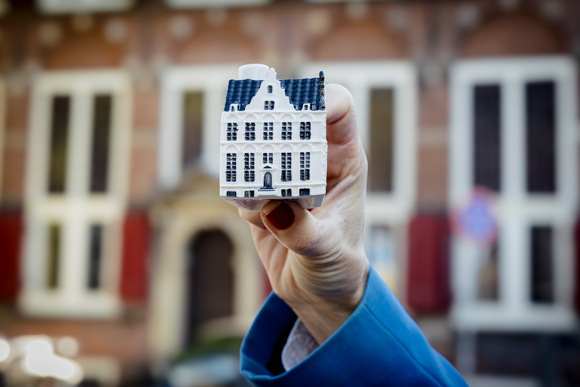 KLM präsentierte anlässlich des 105. Geburtstags ein neues Delfter-Blau-Haus.