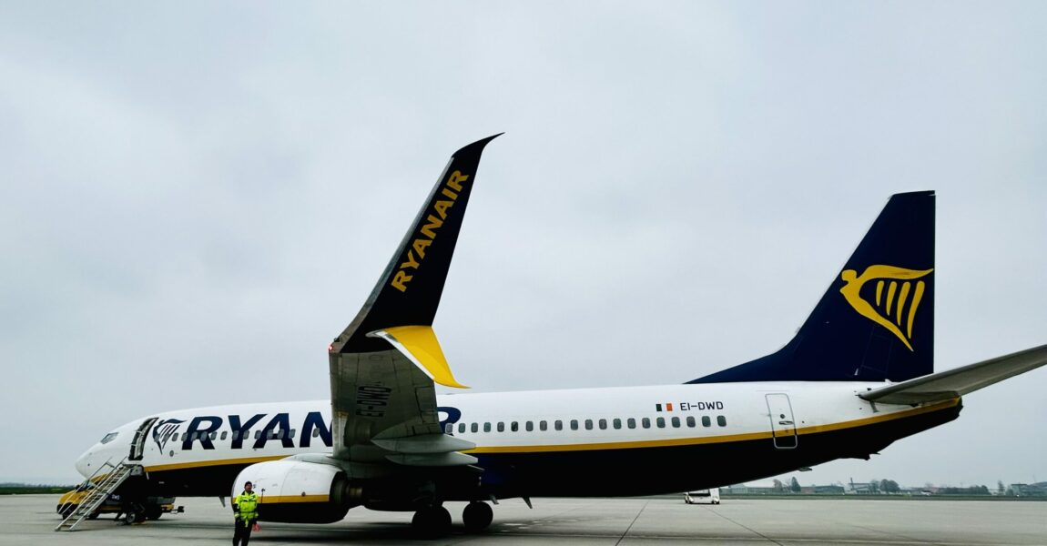 Ryanair 737-800 am Linz Airport.