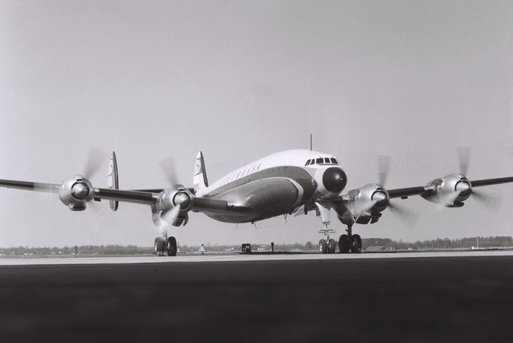 Lockheed L 1649 A "Super Star" um 1961.