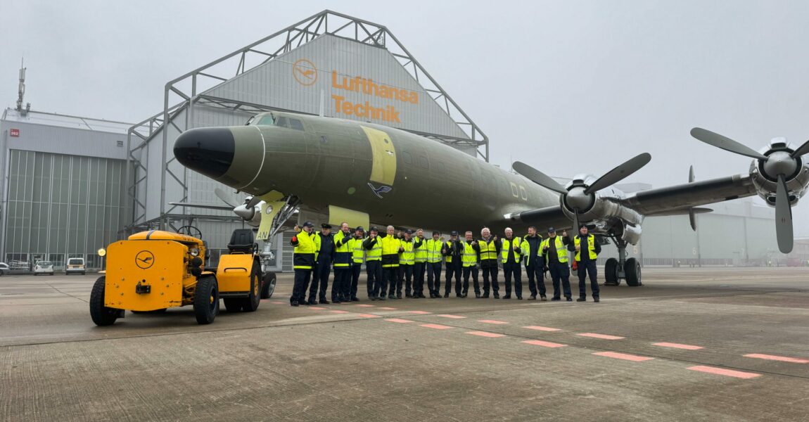 Erfolgreich abgeschlossen: umfangreiche Montage einer Lockheed L-1649A.